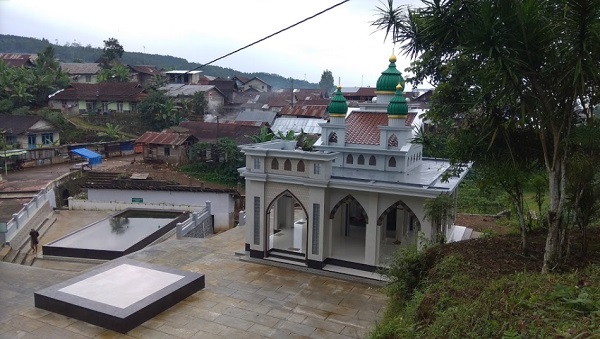 Touring Ziarah Dan Berdoa Makam Syekh Maulana Maghribi Di Wonobodro